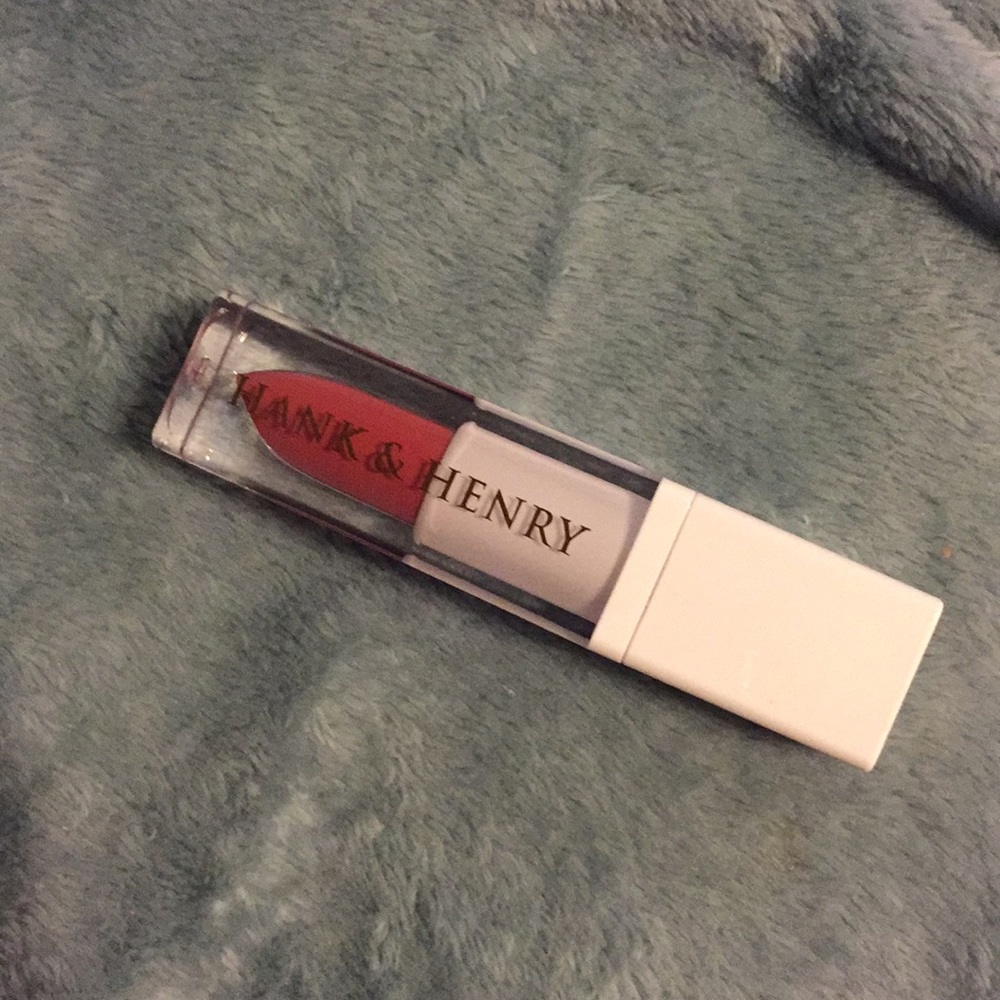 Hank and Henry.Matte lipstick.Shade:Petal pusher.